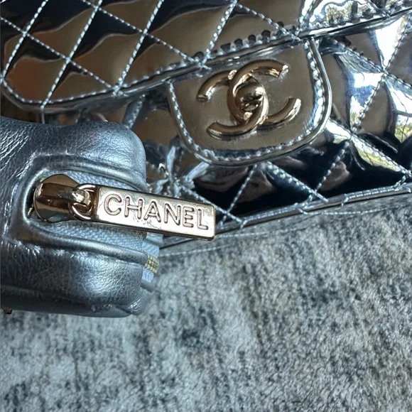 Chanel Beauté VIP Gift Metallic Quilted Star Coin Purse Crossbody Mini Bag - Picture 5 of 8